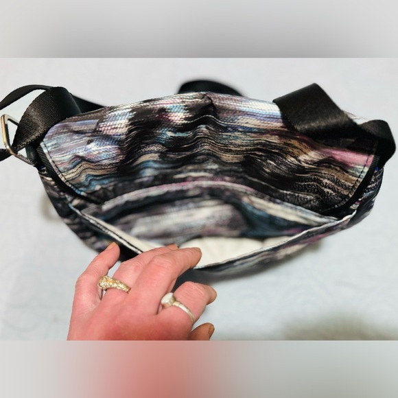 IVIVVA Lululemon Endless Play Crossbody Bag Spacey NWOT - Picture 9 of 9